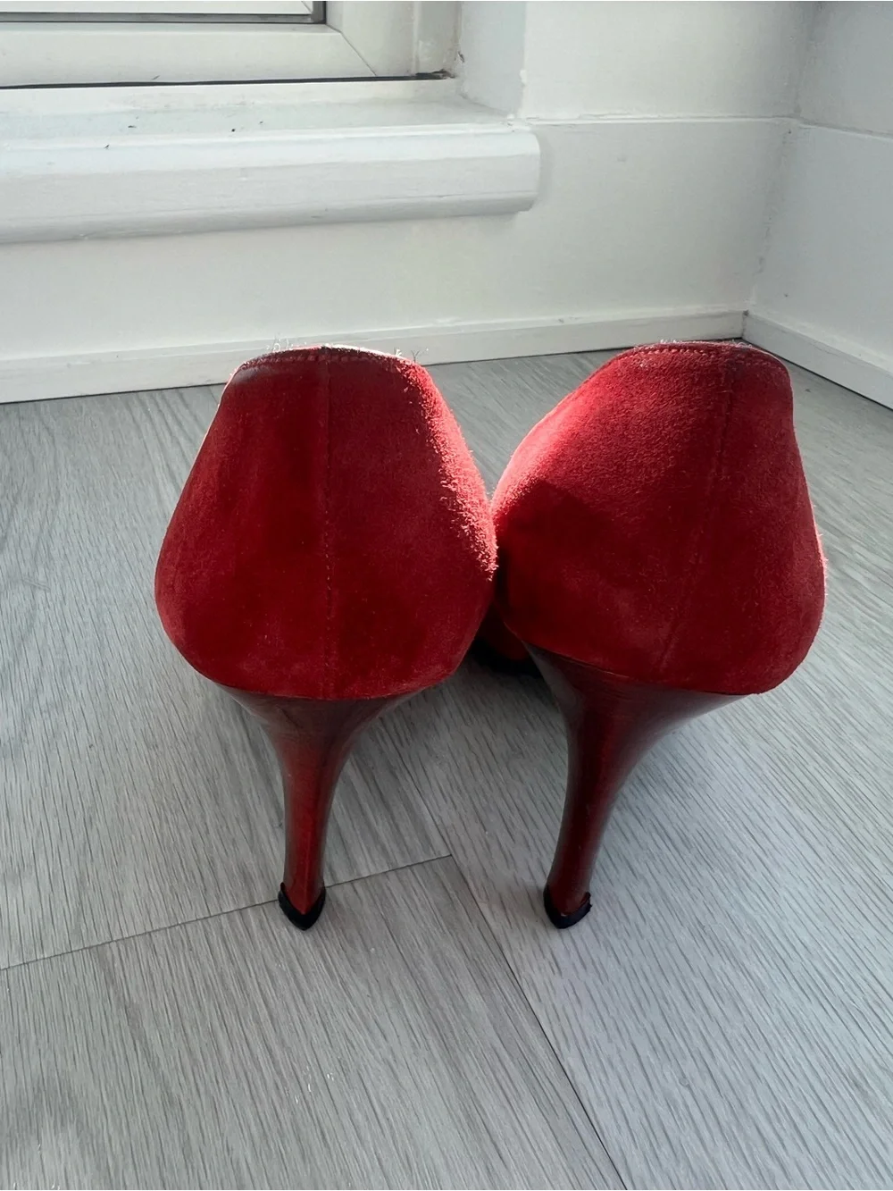 STUART WEITZMAN Burgundy-Red Suede Pointed-Toe Heels - Picture 4 of 7